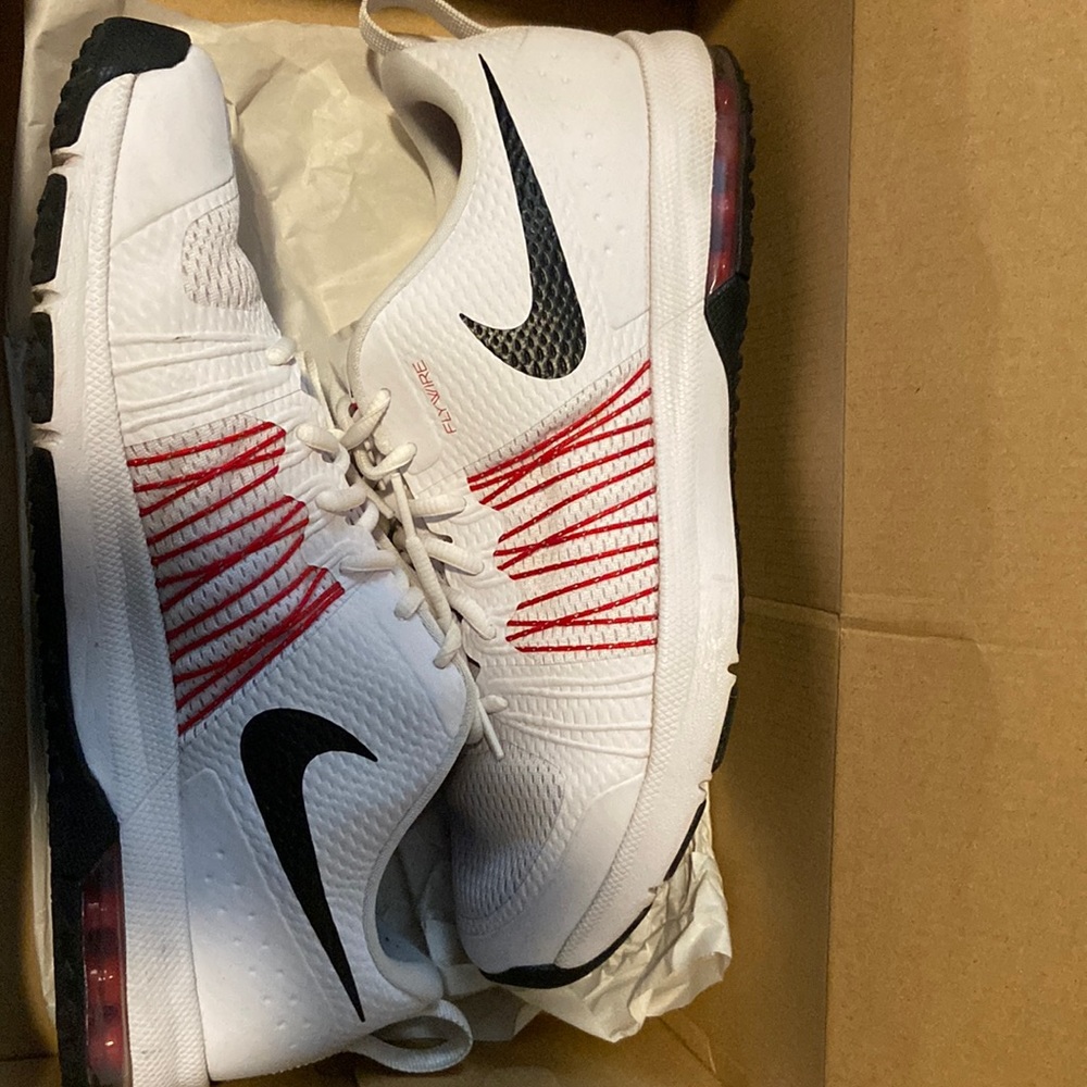 NIKE RUNNING SHOE
